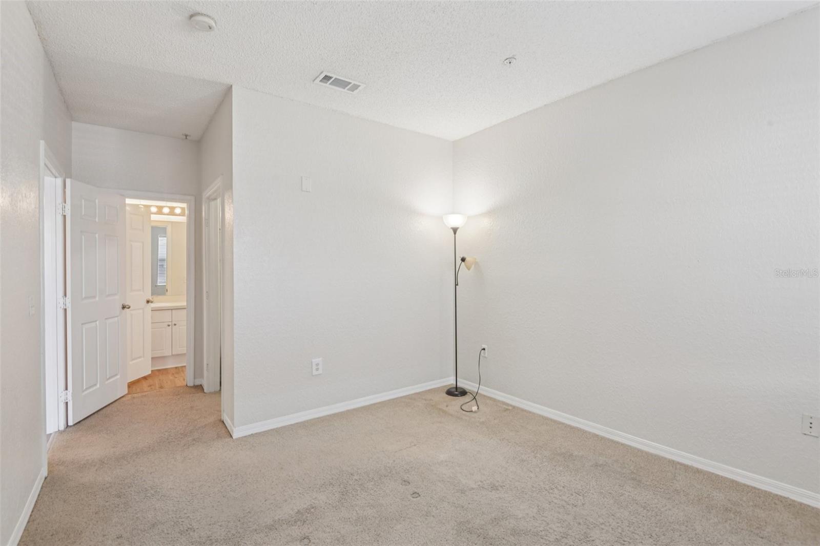 18001 Richmond Place Unit 1213, Tampa, FL 33647