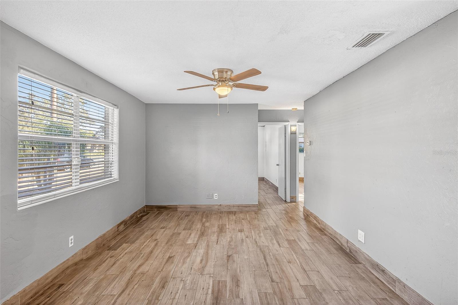 1806 James, South Daytona, FL 32119