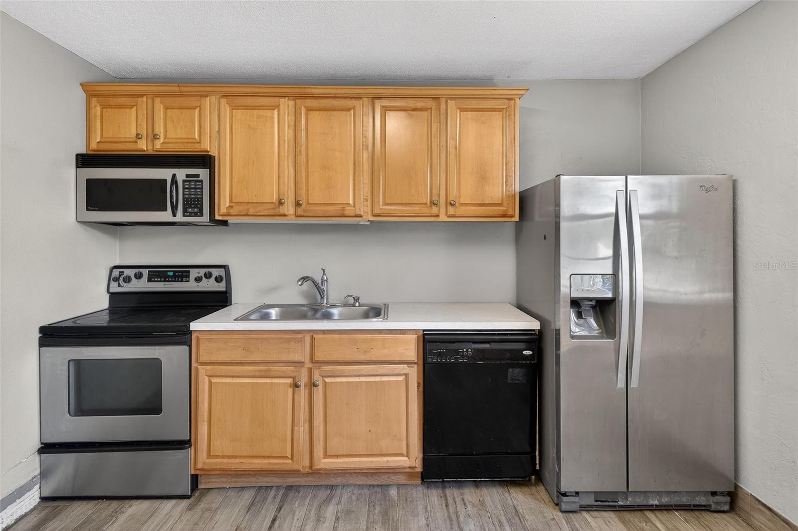1806 James, South Daytona, FL 32119