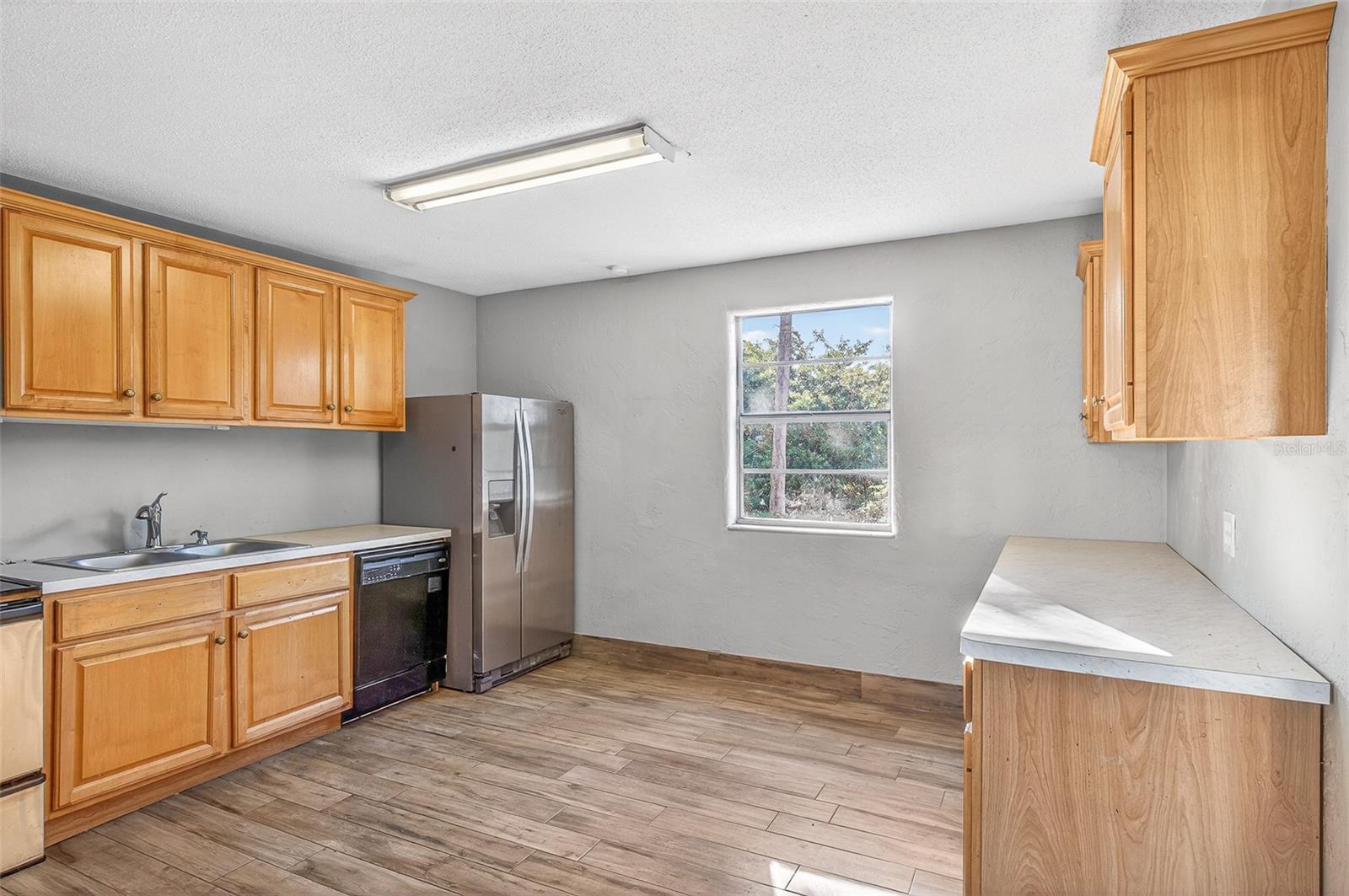 1806 James, South Daytona, FL 32119