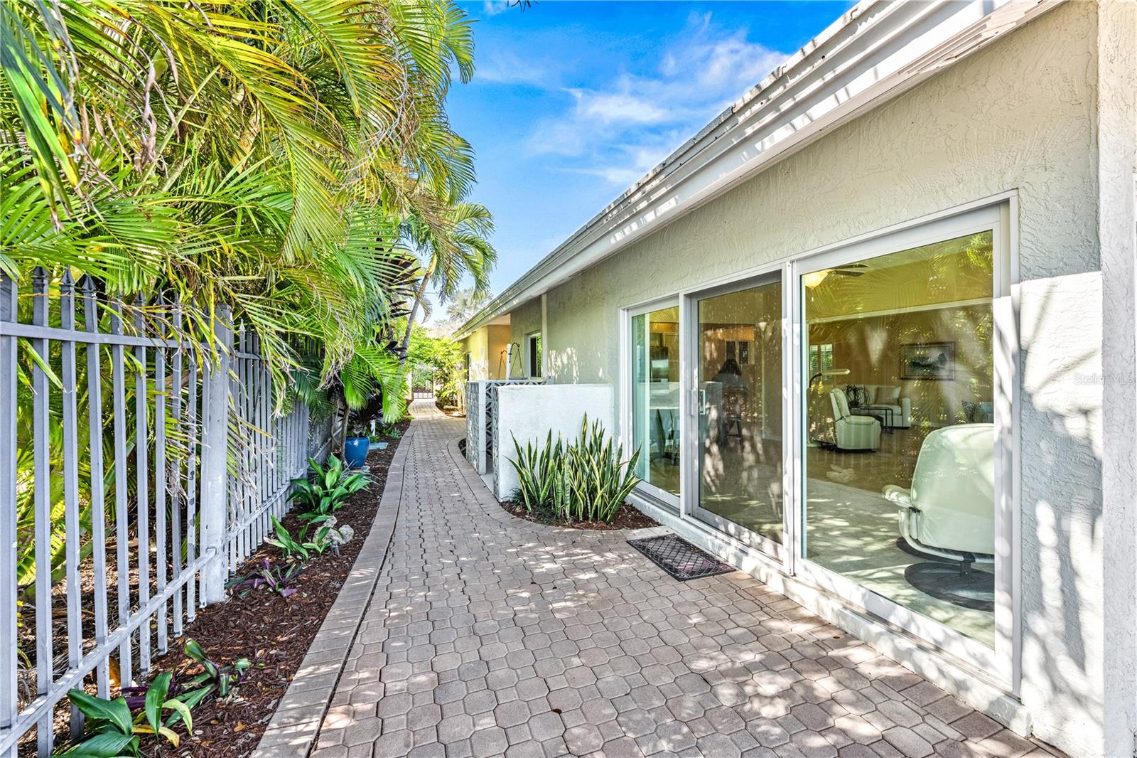 1320 Moonmist Unit B-11, Sarasota, FL 34242