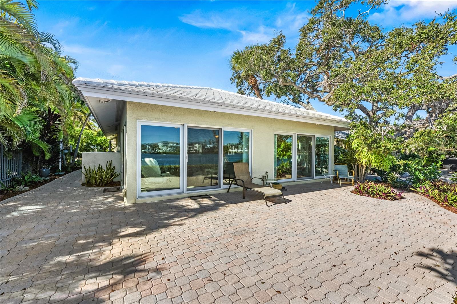 1320 Moonmist Unit B-11, Sarasota, FL 34242