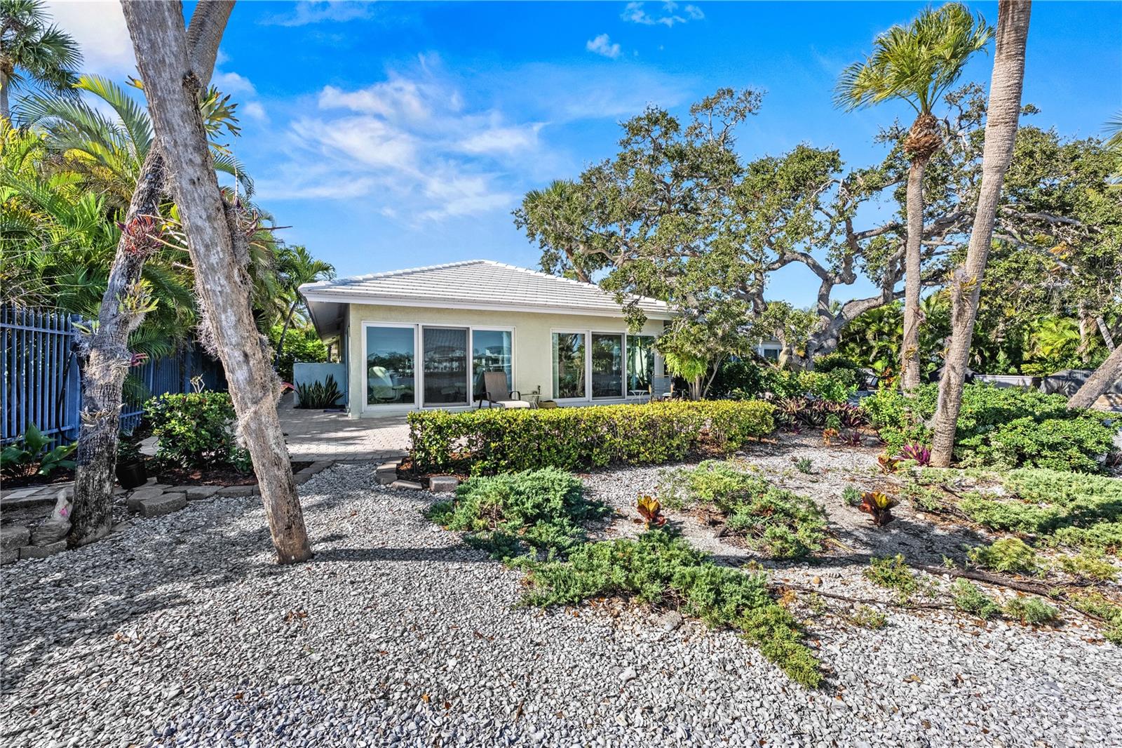 1320 Moonmist Unit B-11, Sarasota, FL 34242