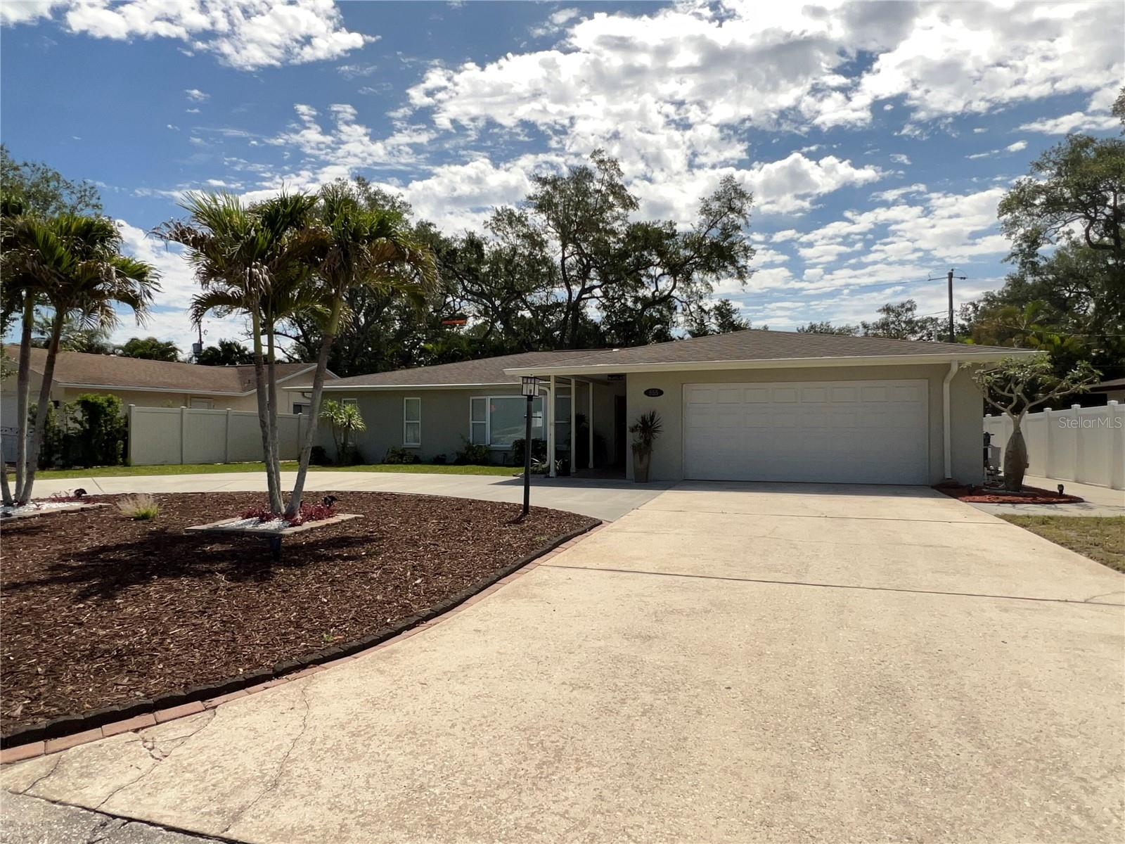 855 Fountainhead, Largo, FL 33770