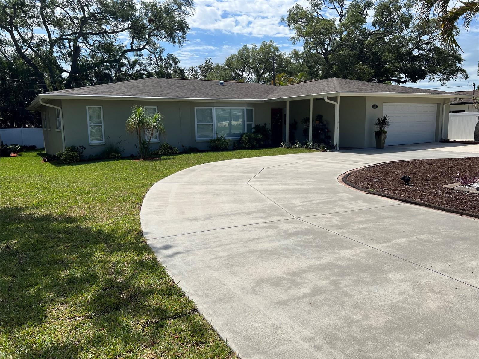 855 Fountainhead, Largo, FL 33770