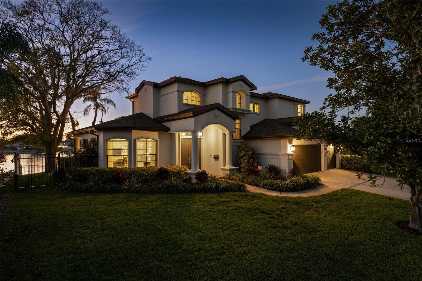3598 10th, St Petersburg, FL 33704