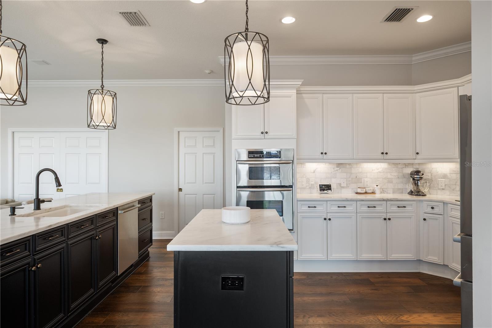 3598 10th, St Petersburg, FL 33704