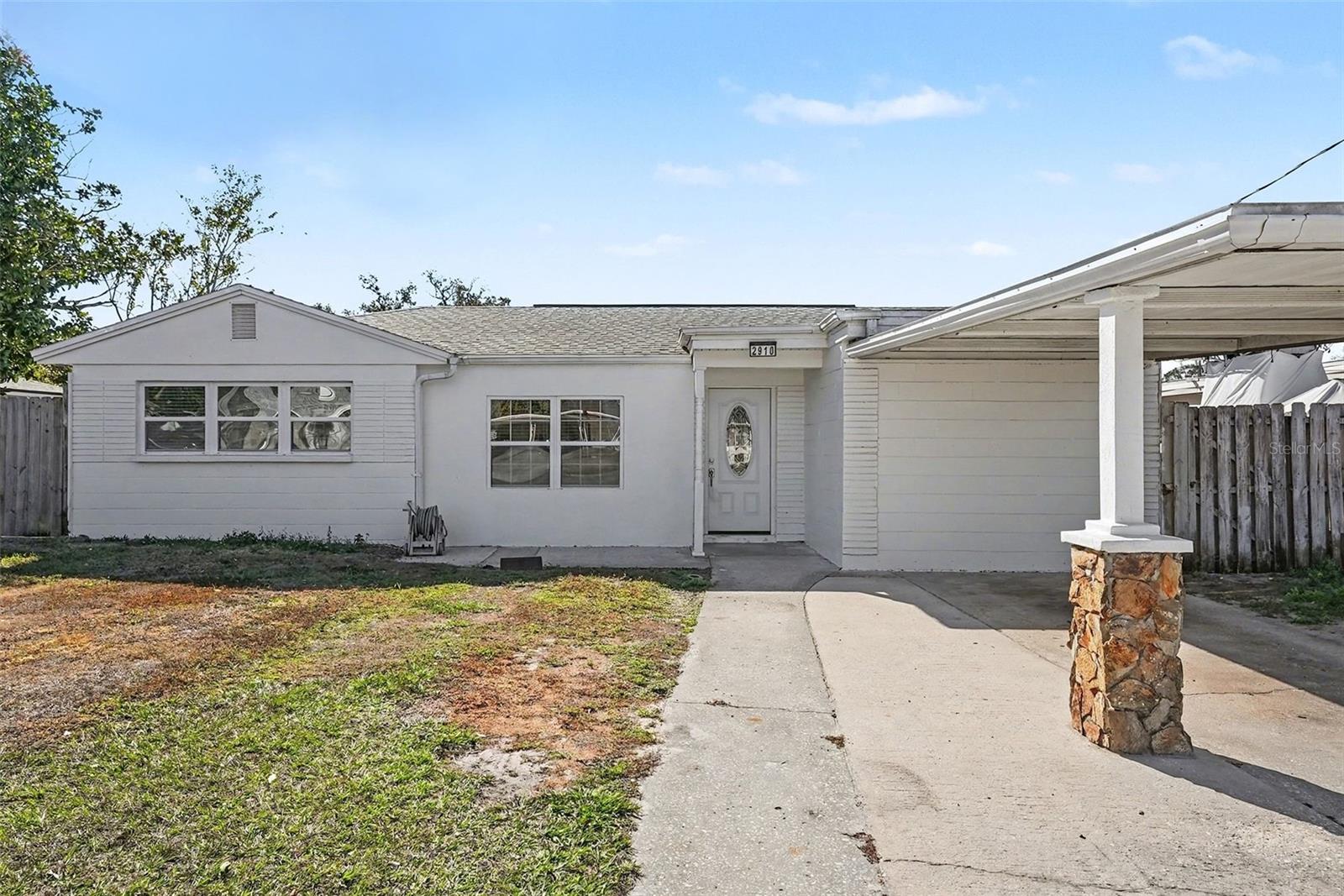 2910 Burke, Tampa, FL 33614