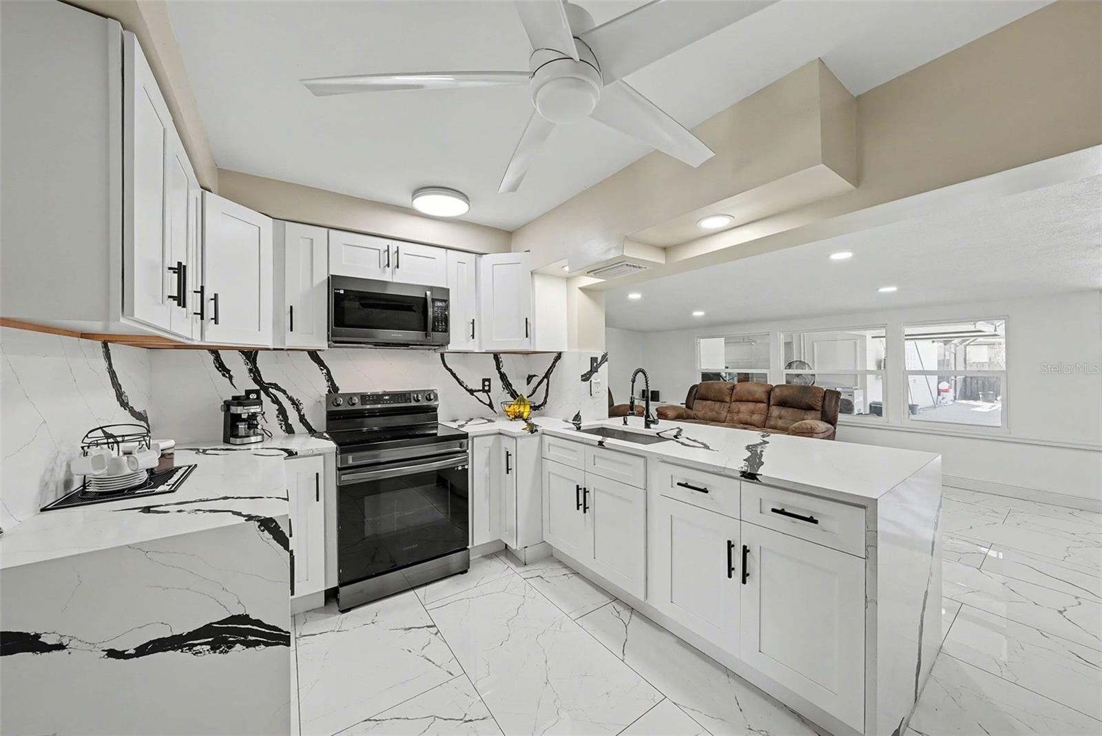 2910 Burke, Tampa, FL 33614