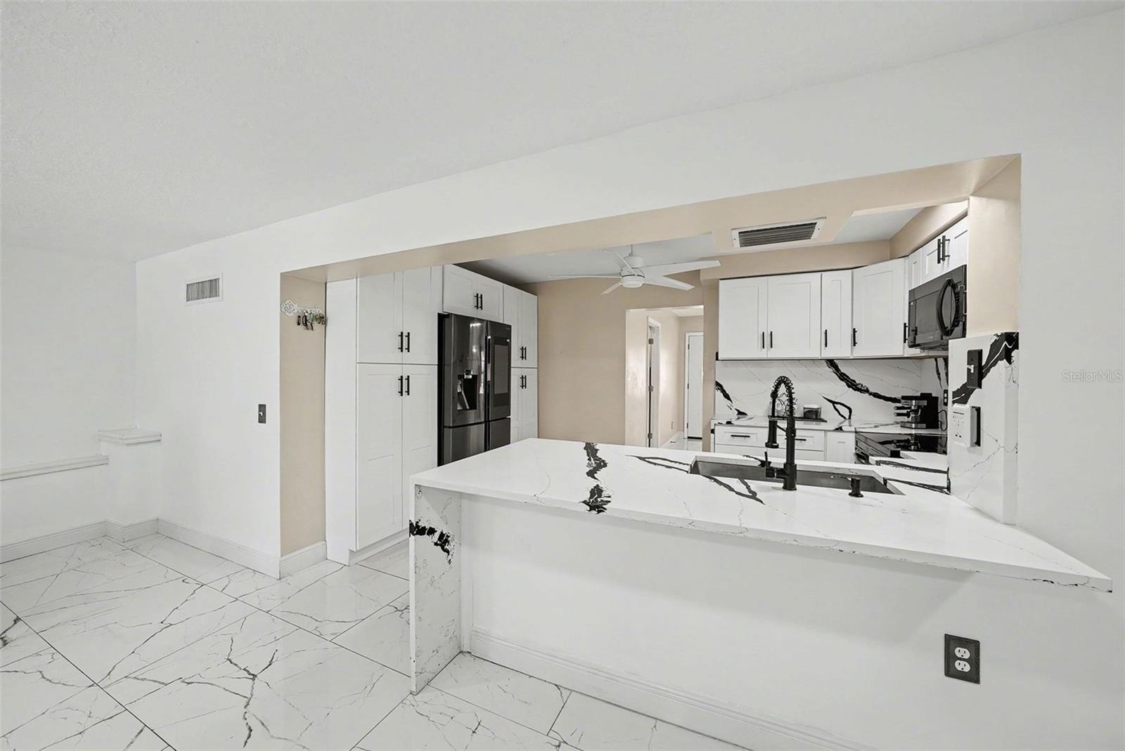 2910 Burke, Tampa, FL 33614
