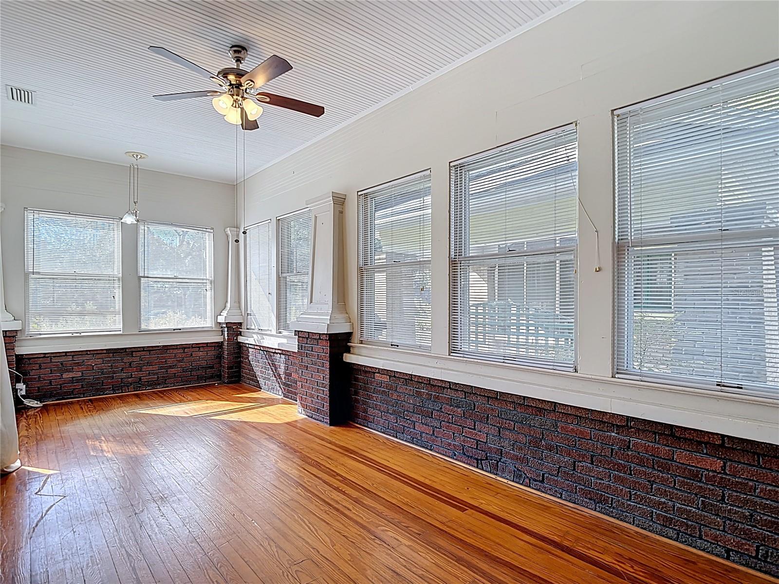 2105 Southview, Tampa, FL 33606