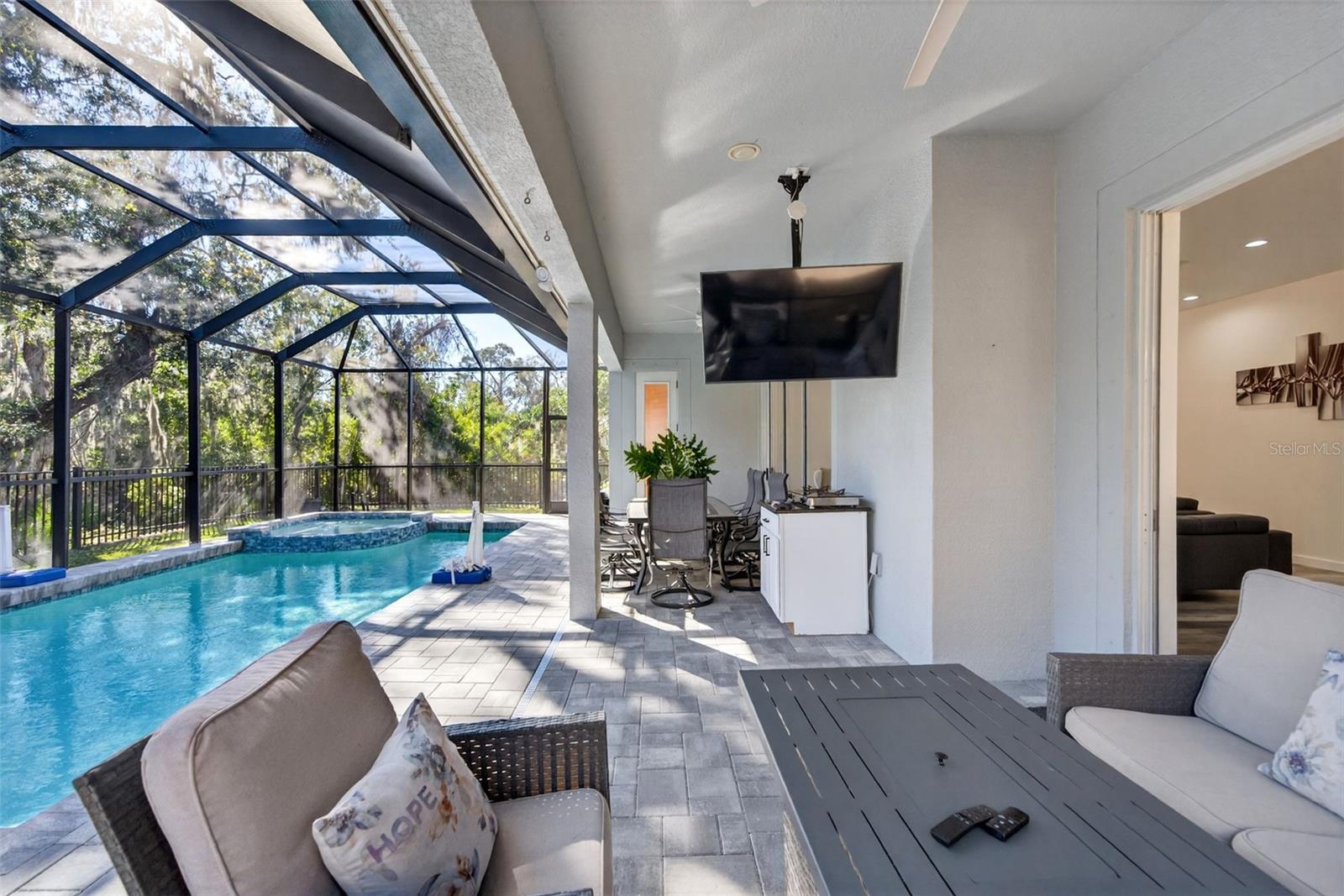 8111 Santa Rosa, Sarasota, FL 34243