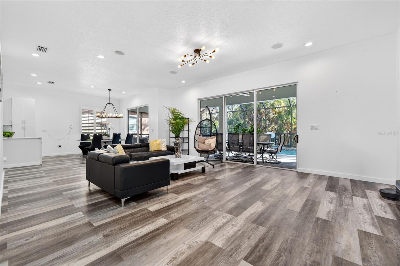 8111 Santa Rosa, Sarasota, FL 34243