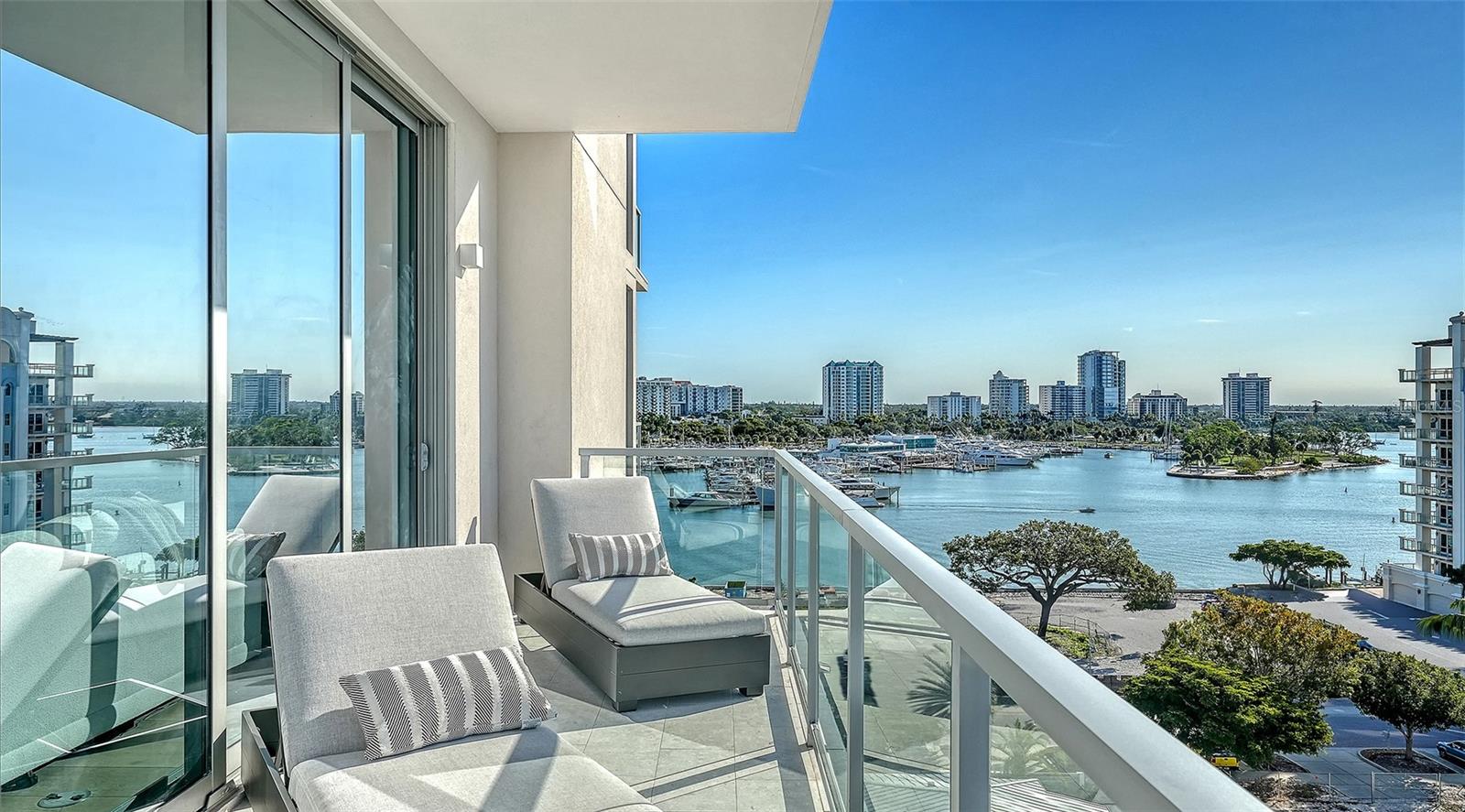 253 Golden Gate Unit 701, Sarasota, FL 34236