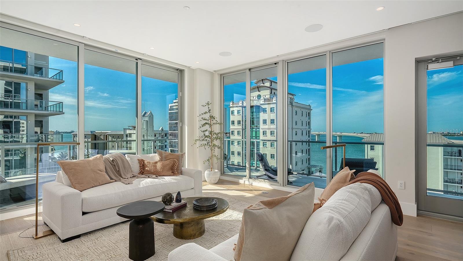 253 Golden Gate Unit 701, Sarasota, FL 34236