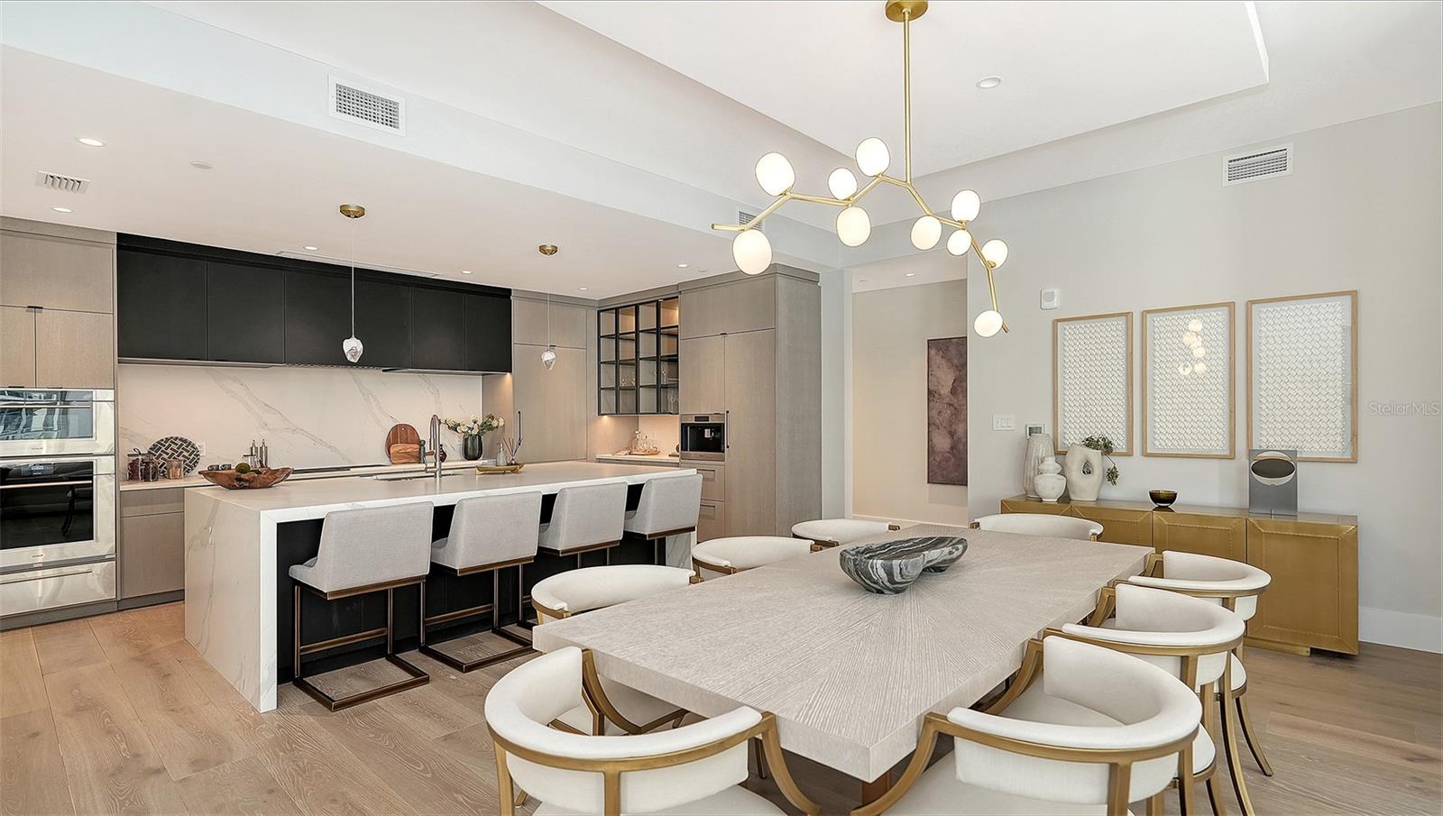 253 Golden Gate Unit 701, Sarasota, FL 34236