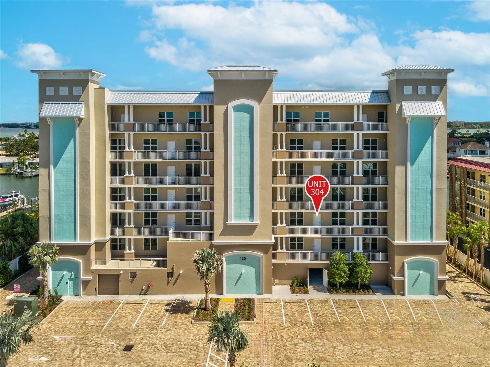 125 Island Unit 304, Clearwater Beach, FL 33767