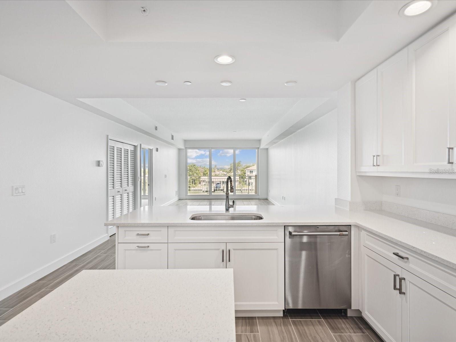 125 Island Unit 304, Clearwater Beach, FL 33767