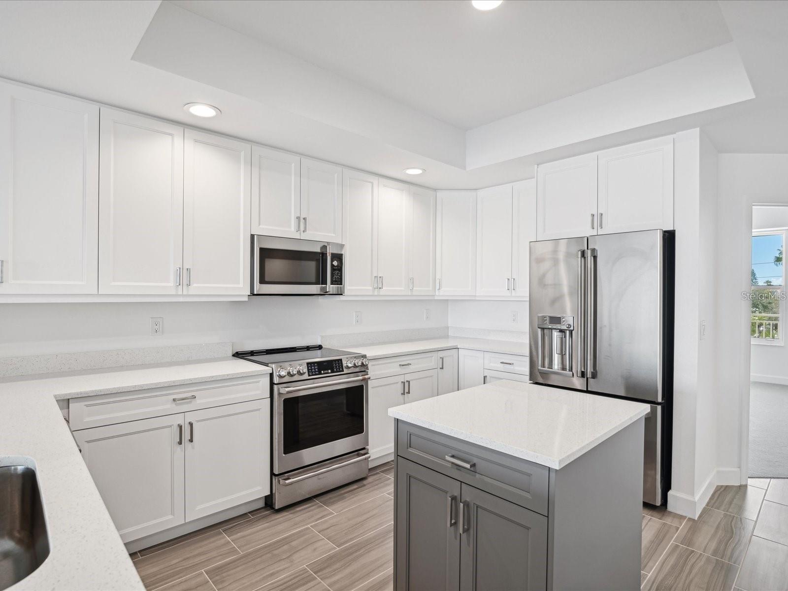 125 Island Unit 304, Clearwater Beach, FL 33767