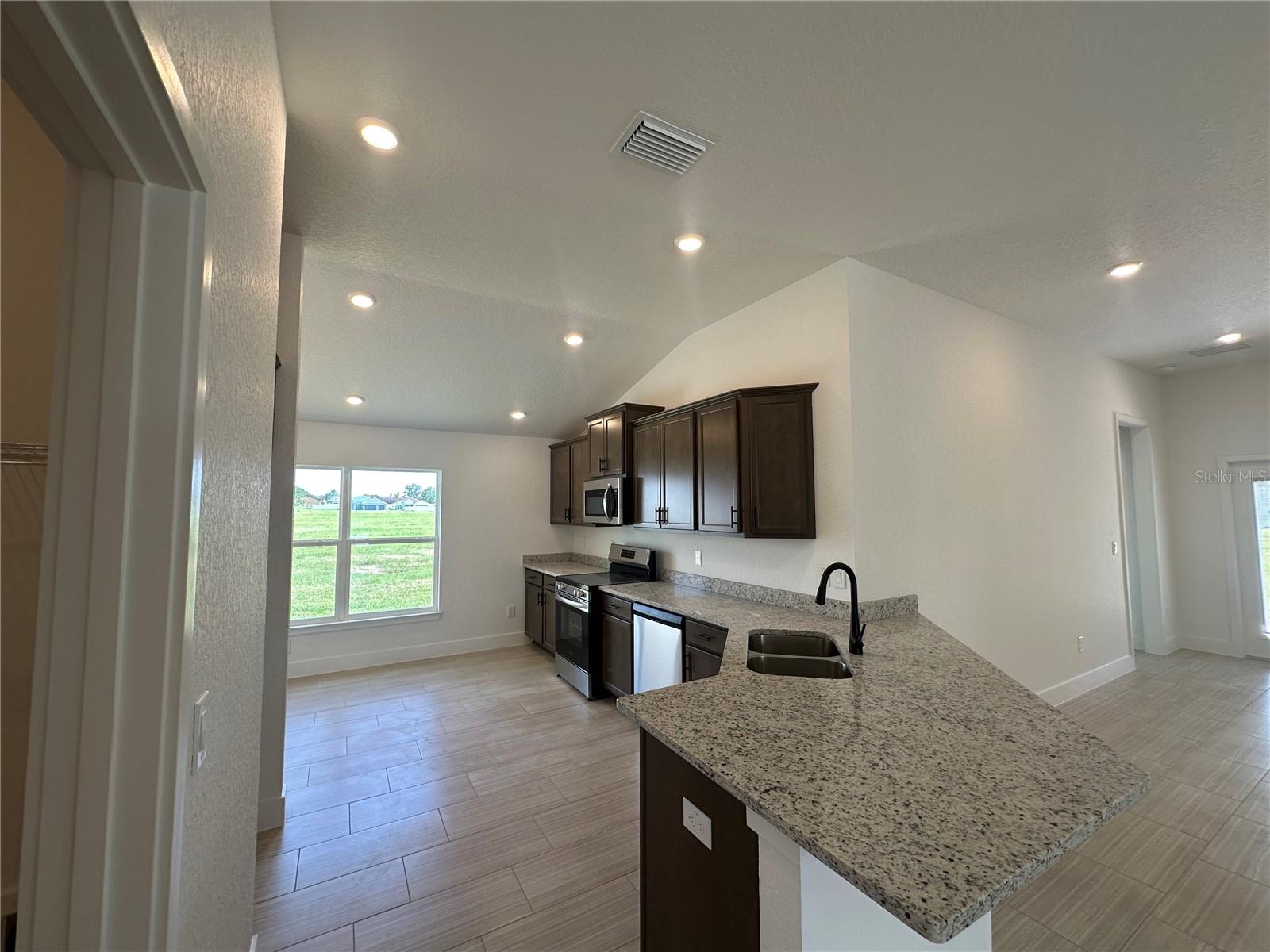 12606 48th, Oxford, FL 34484