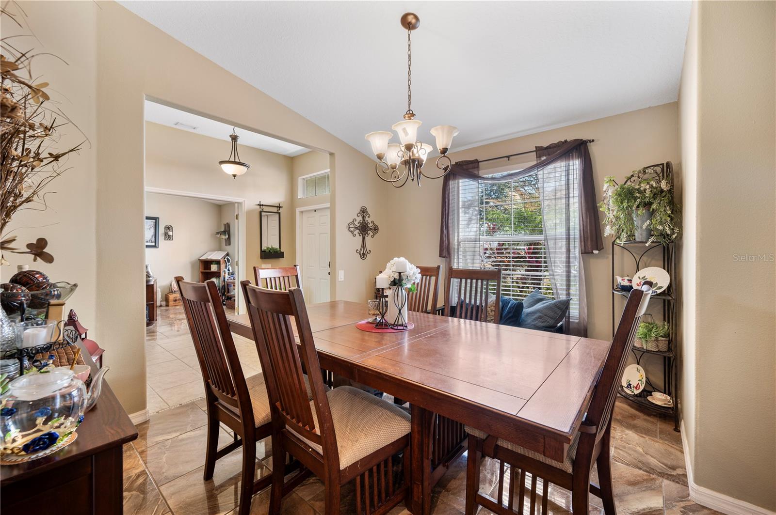 4403 Avondale Groves, Plant City, FL 33567
