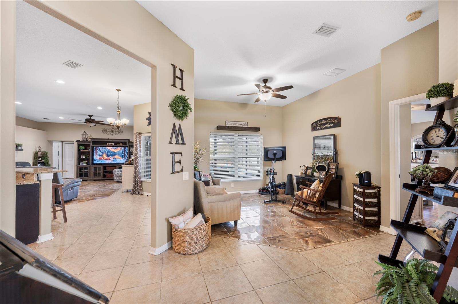 4403 Avondale Groves, Plant City, FL 33567