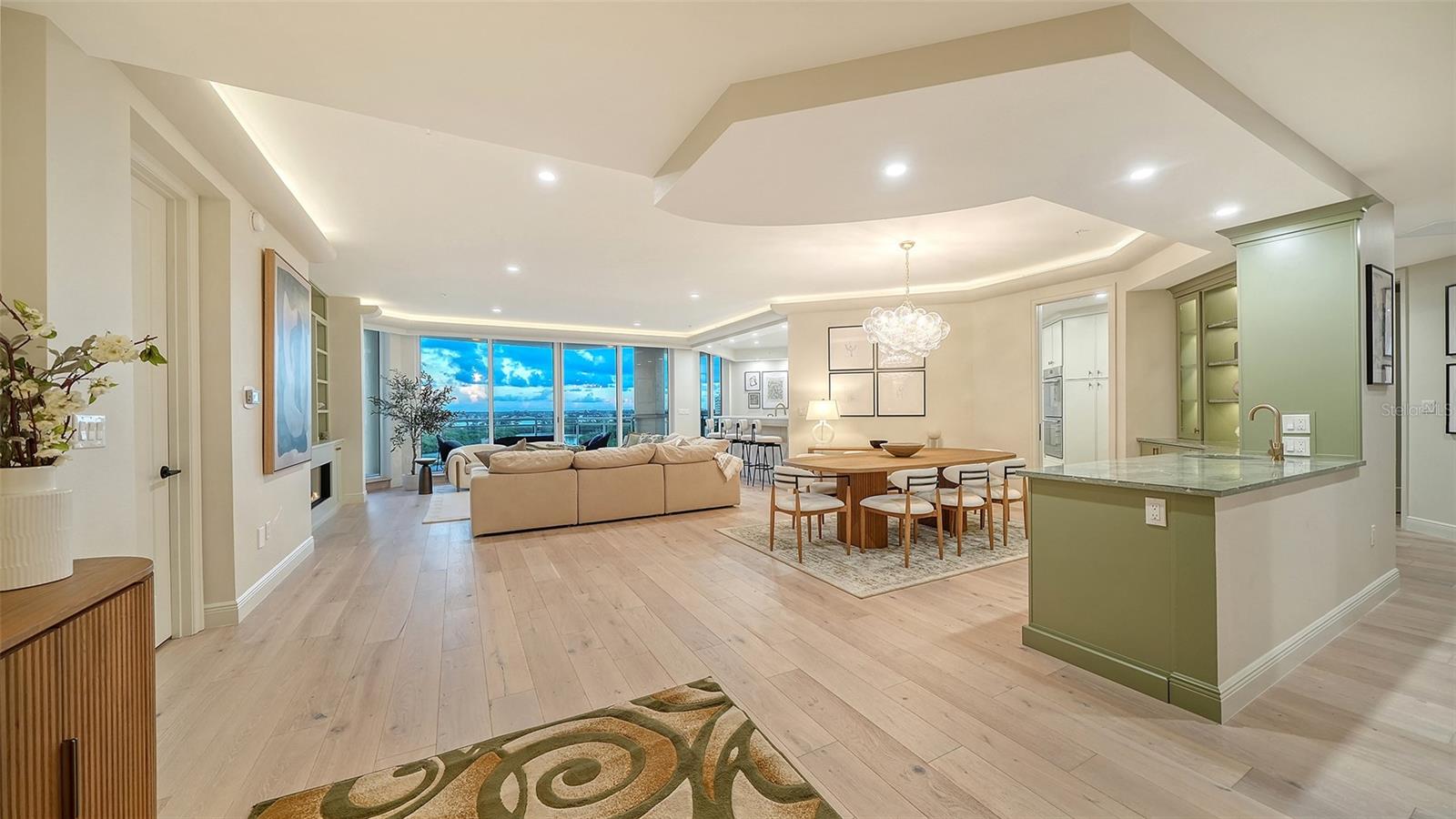 1300 Benjamin Franklin Unit 809, Sarasota, FL 34236