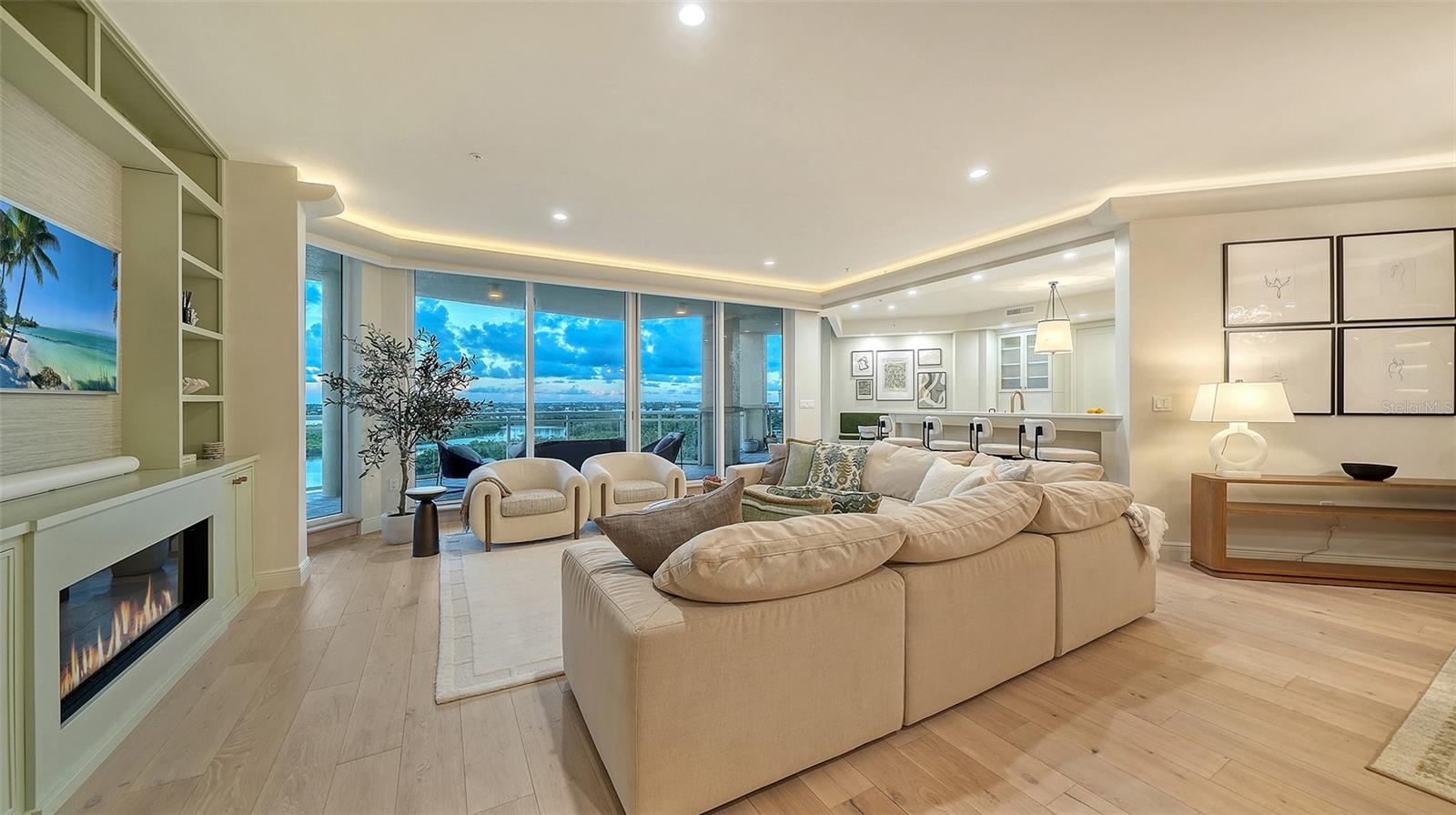 1300 Benjamin Franklin Unit 809, Sarasota, FL 34236