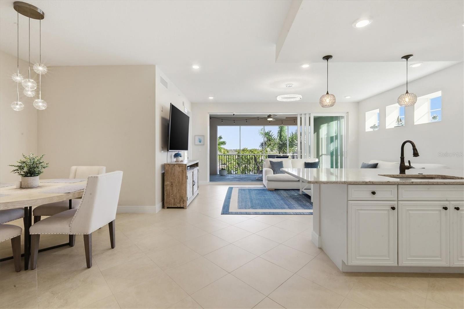 395 Aruba Unit 303, Bradenton, FL 34209