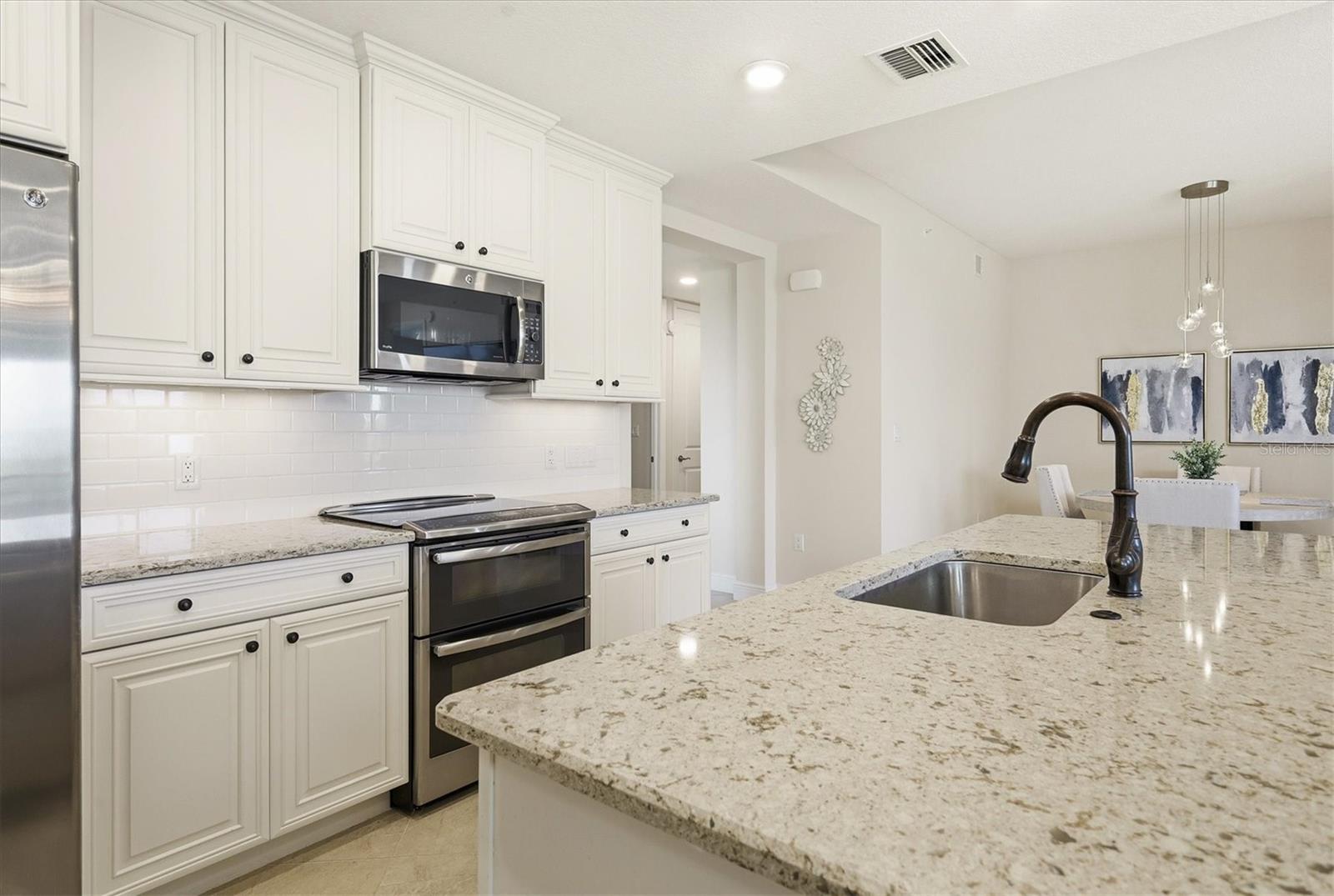 395 Aruba Unit 303, Bradenton, FL 34209