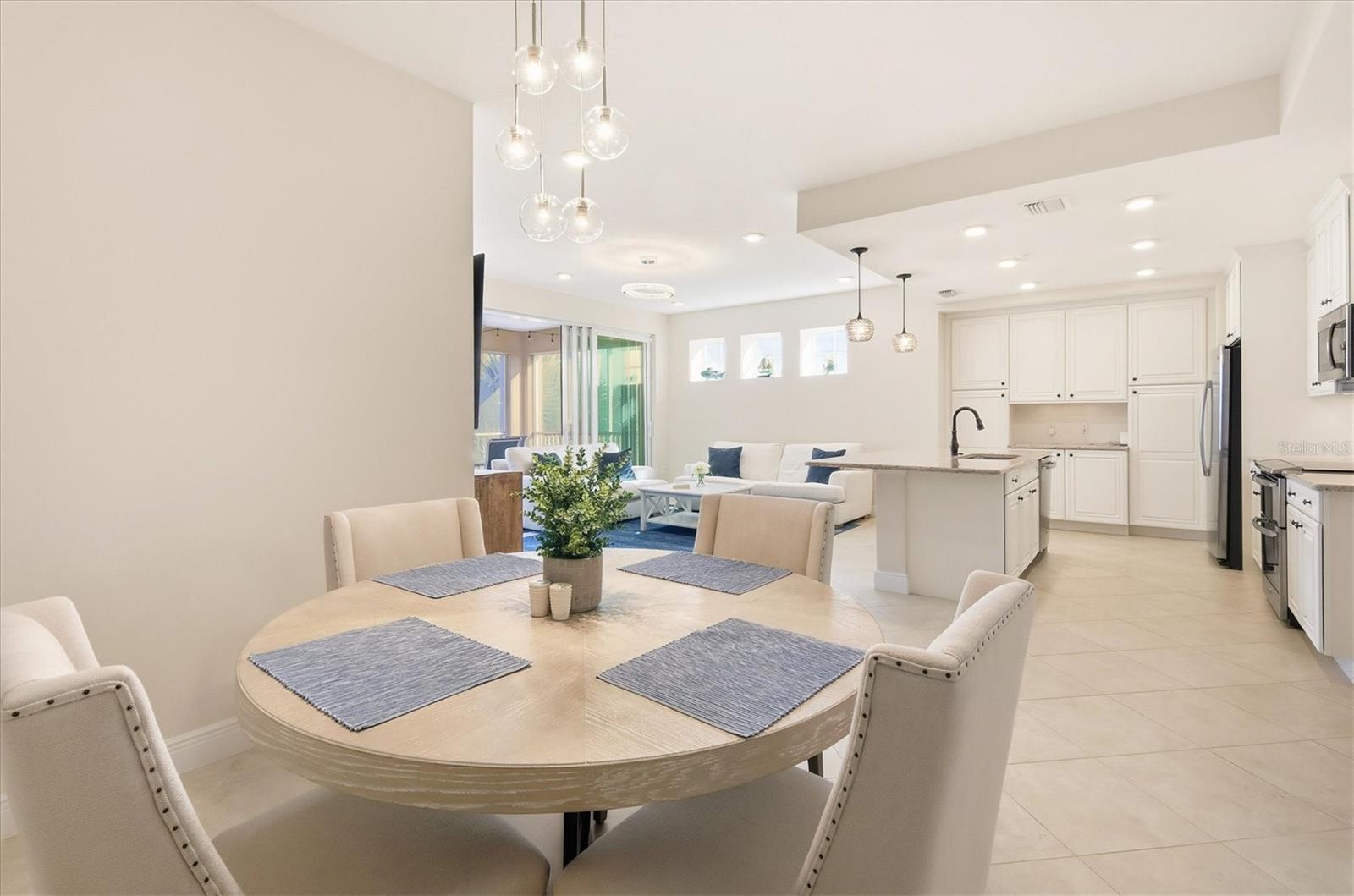 395 Aruba Unit 303, Bradenton, FL 34209