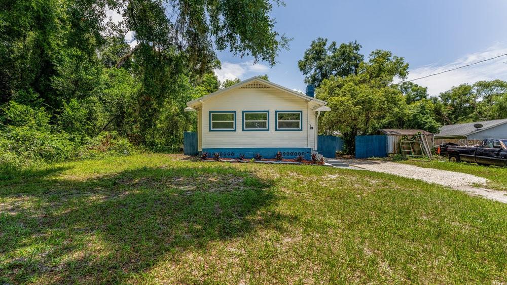 912 Carolina Ave, Deland, FL 32724