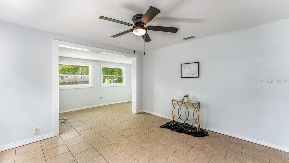 912 Carolina Ave, Deland, FL 32724