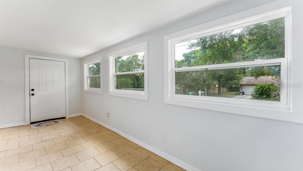 912 Carolina Ave, Deland, FL 32724