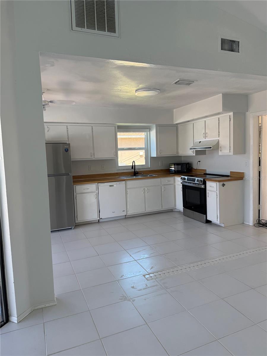 32 13th, Cape Coral, FL 33909