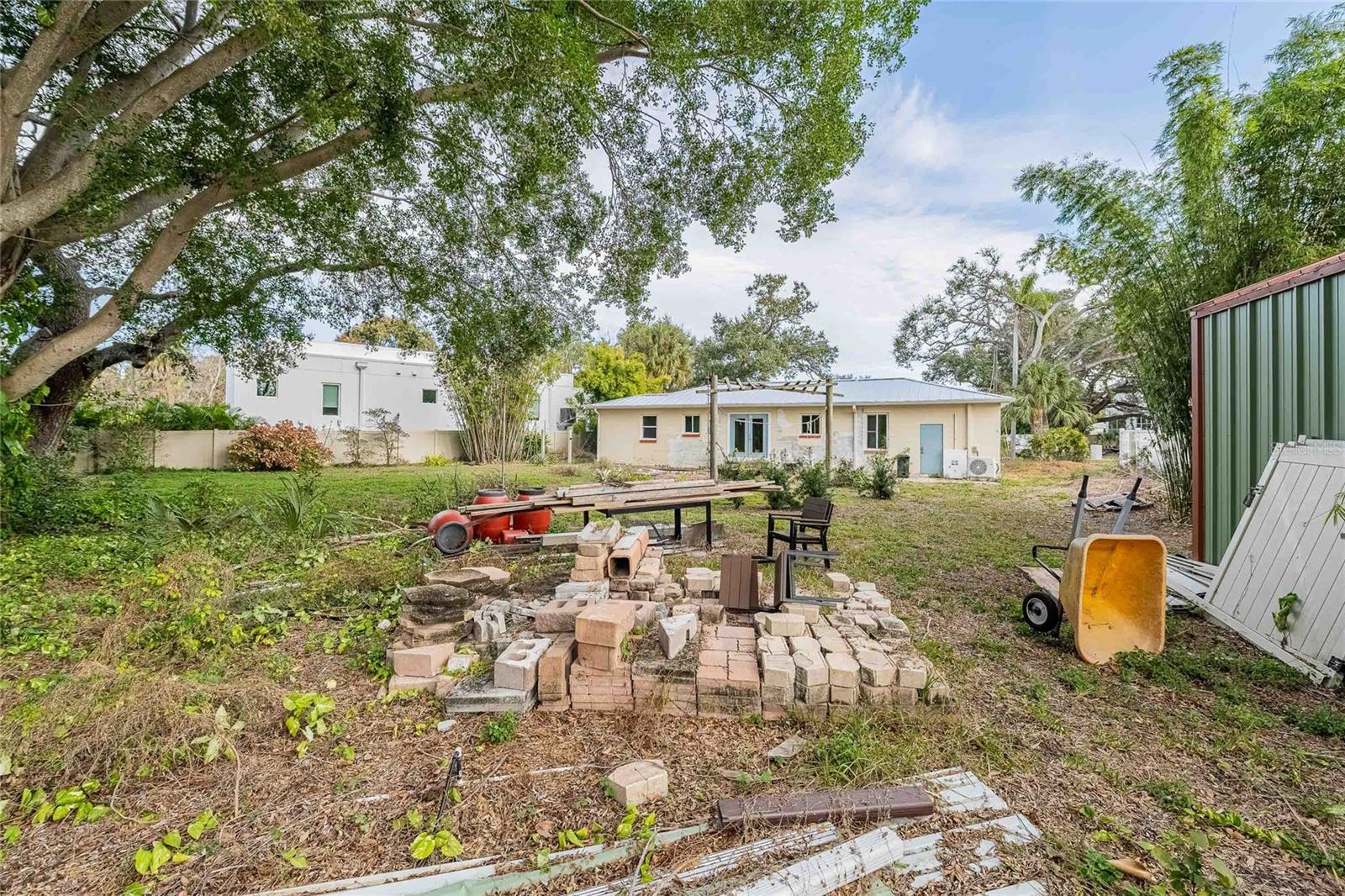 6213 Sanders, Tampa, FL 33611