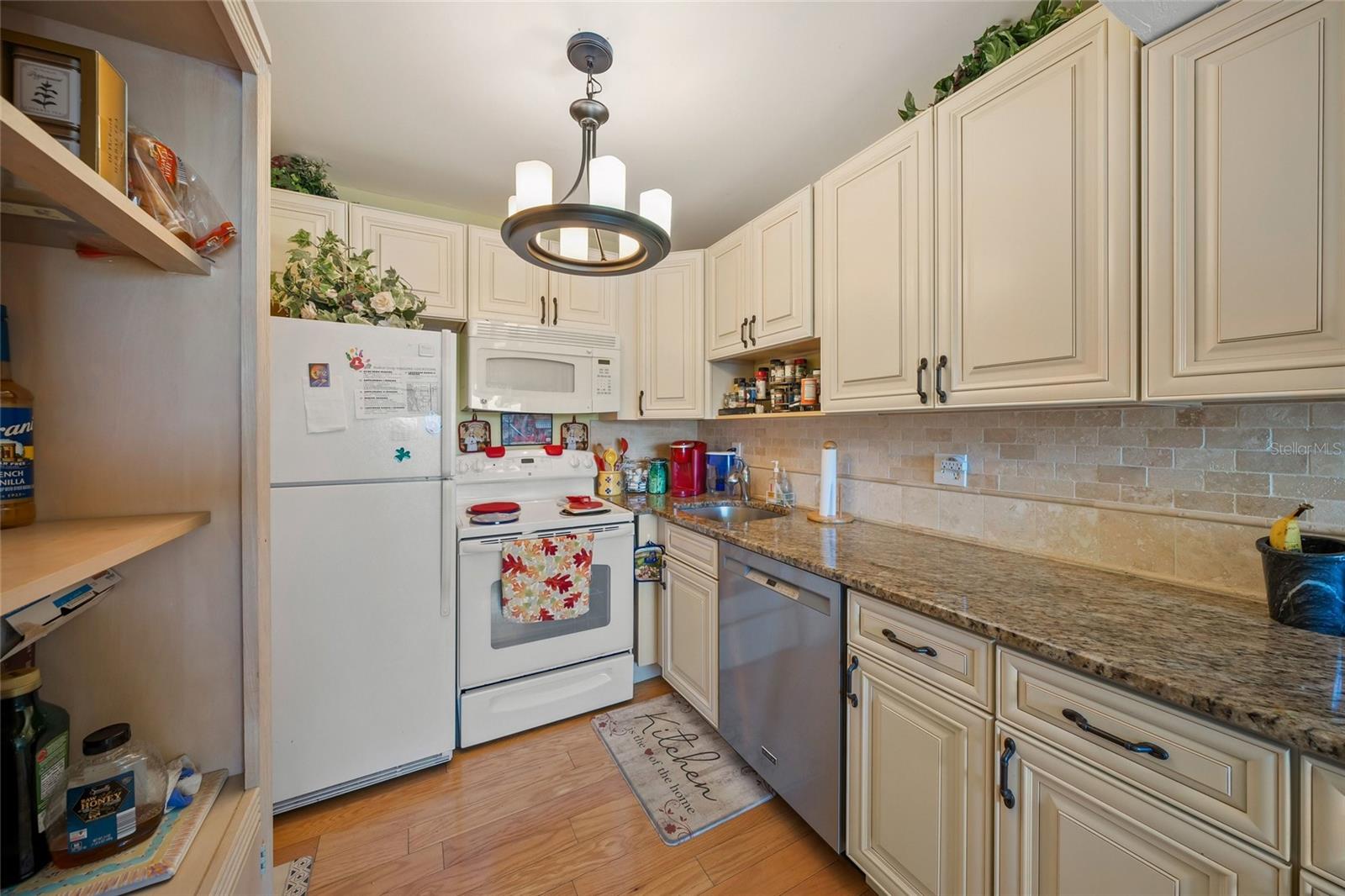 7193 Country Club Unit 237, Sarasota, FL 34243