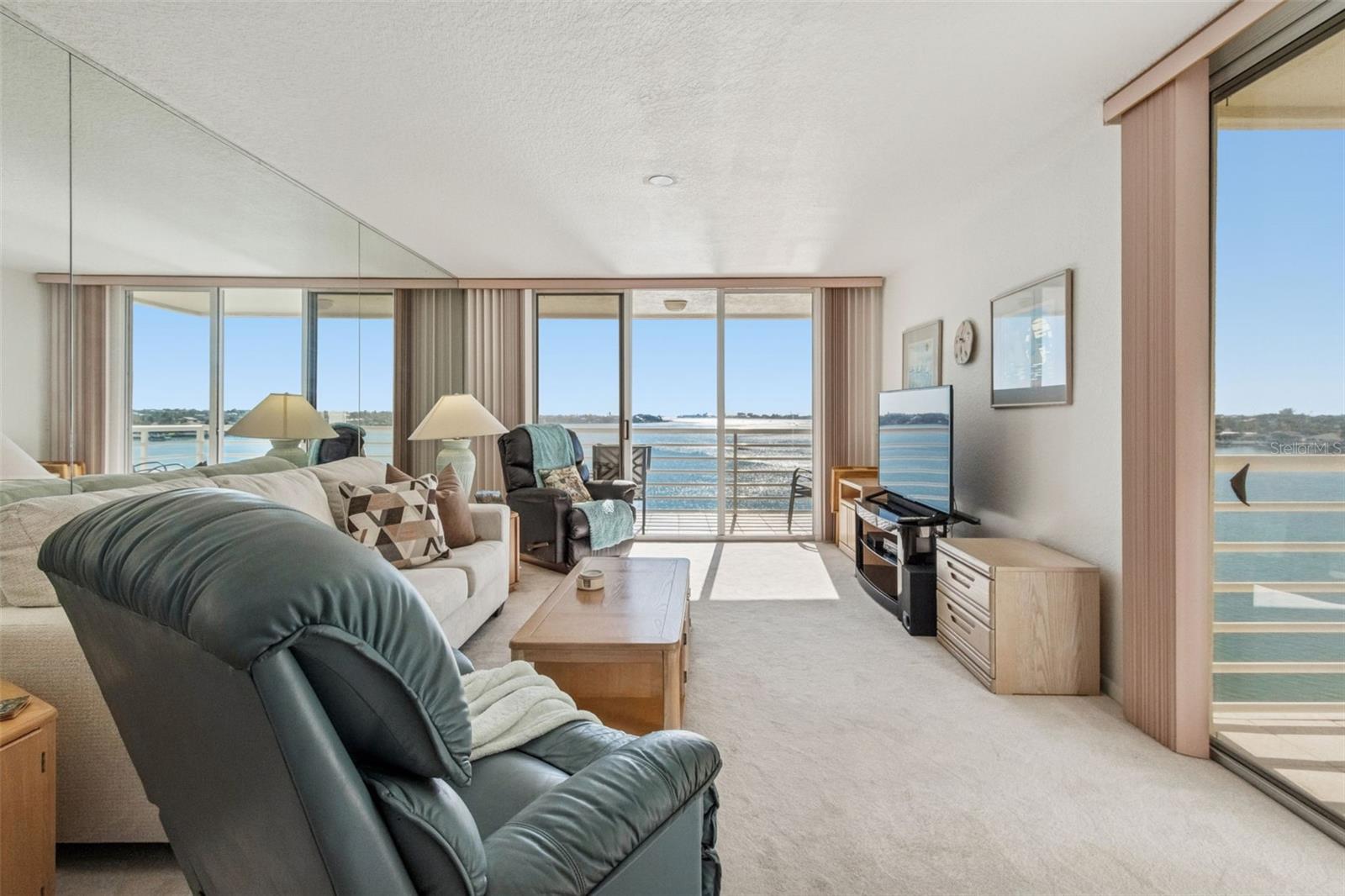 6105 Bahia del Mar Unit 686, St Petersburg, FL 33715