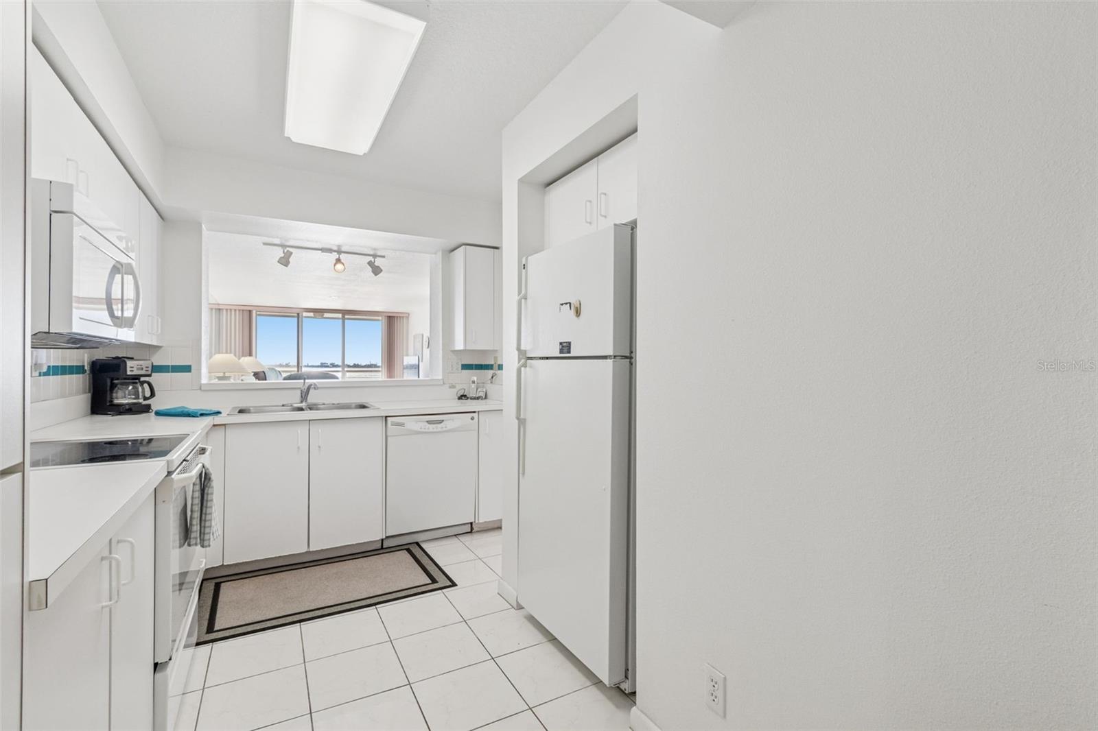 6105 Bahia del Mar Unit 686, St Petersburg, FL 33715