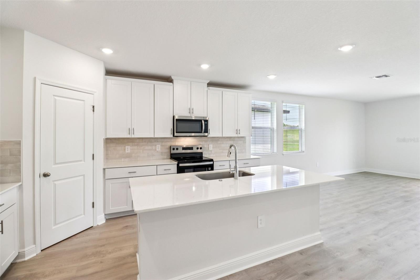 787 Sunshower, Lady Lake, FL 32159