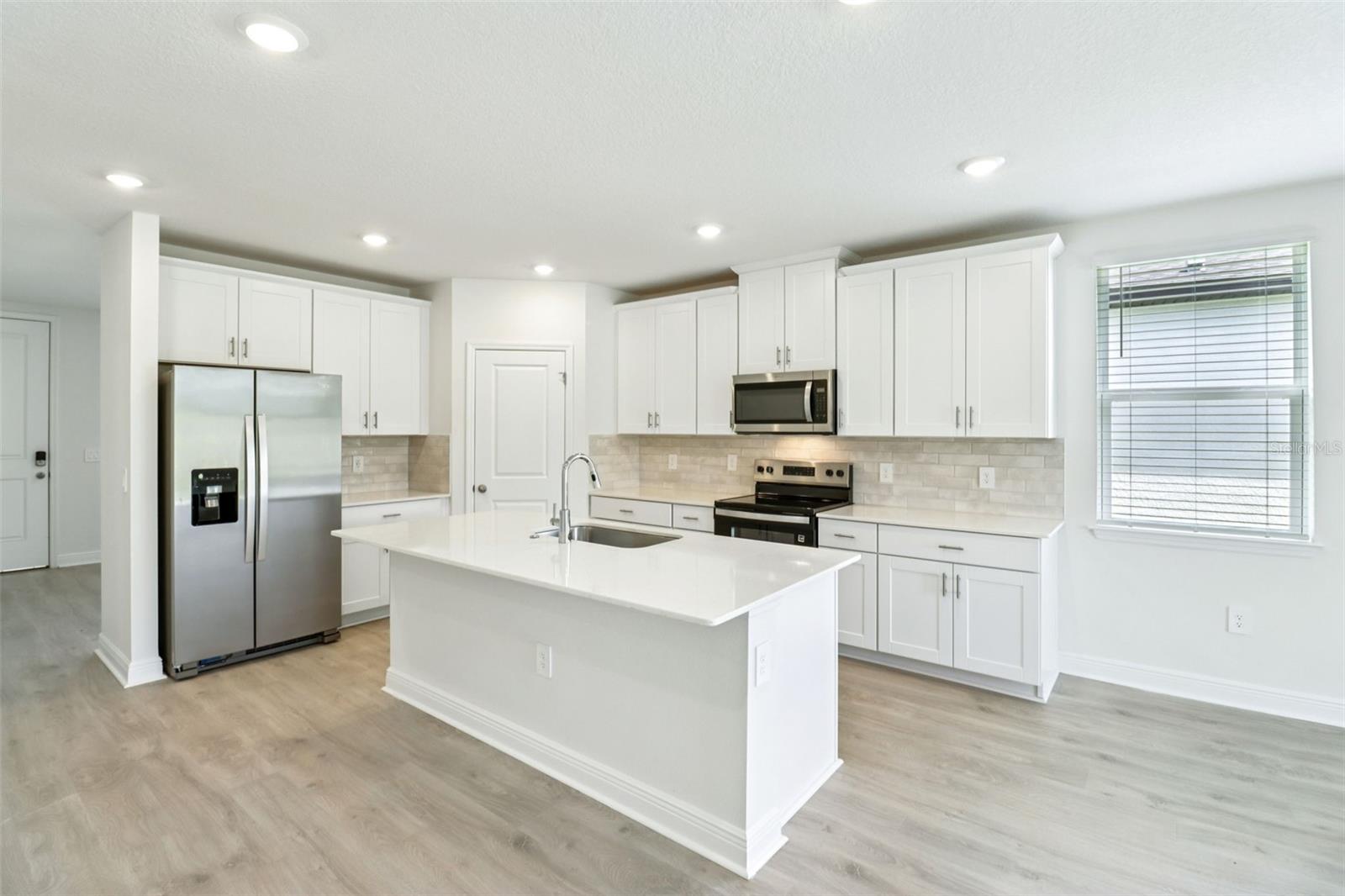 787 Sunshower, Lady Lake, FL 32159