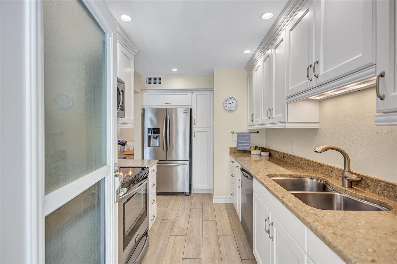 137 Avenida Messina Unit 3, Sarasota, FL 34242