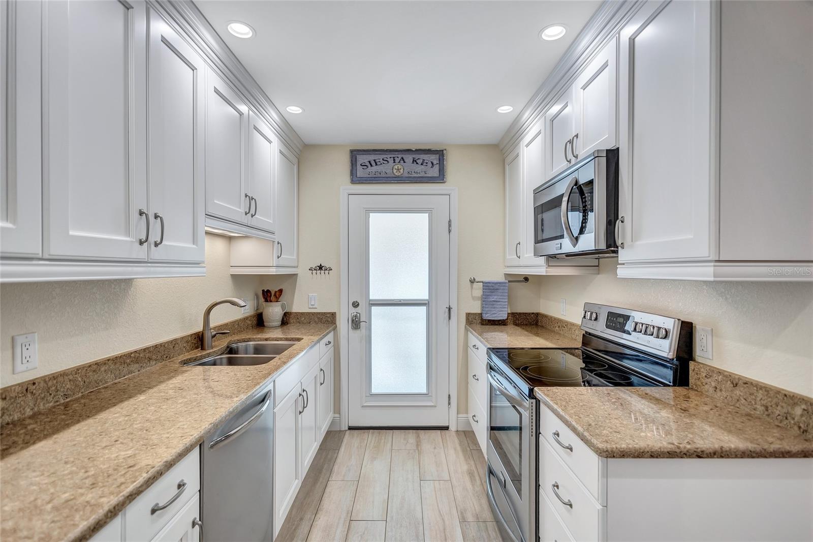 137 Avenida Messina Unit 3, Sarasota, FL 34242