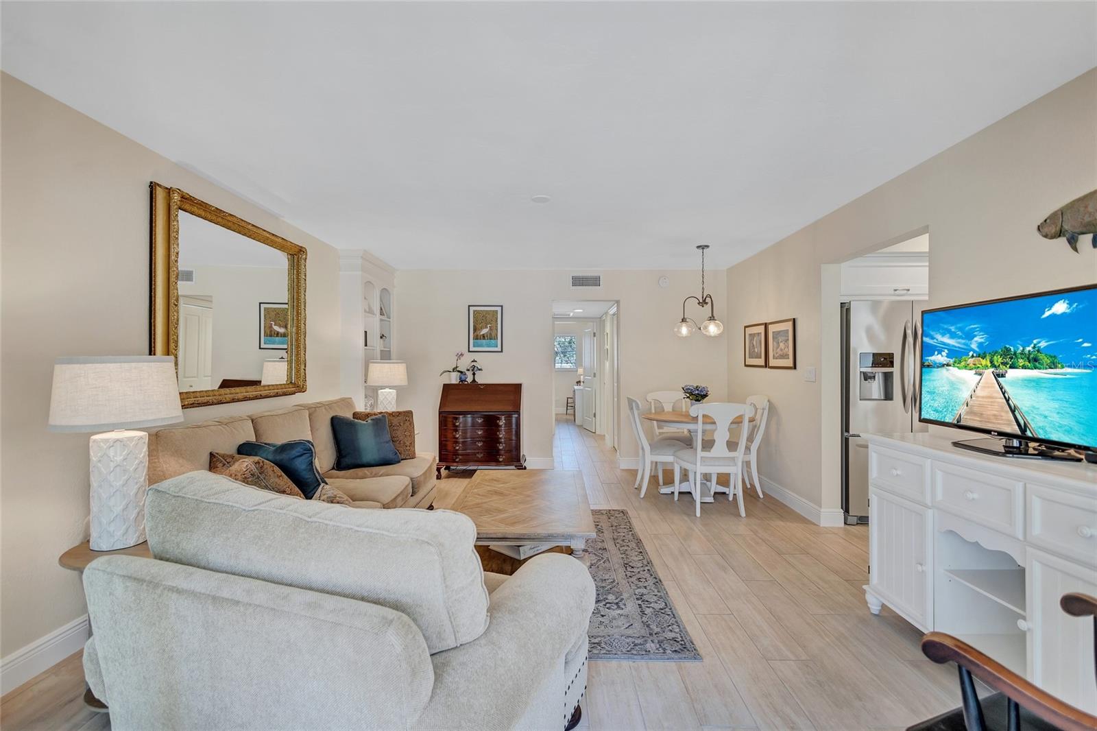 137 Avenida Messina Unit 3, Sarasota, FL 34242