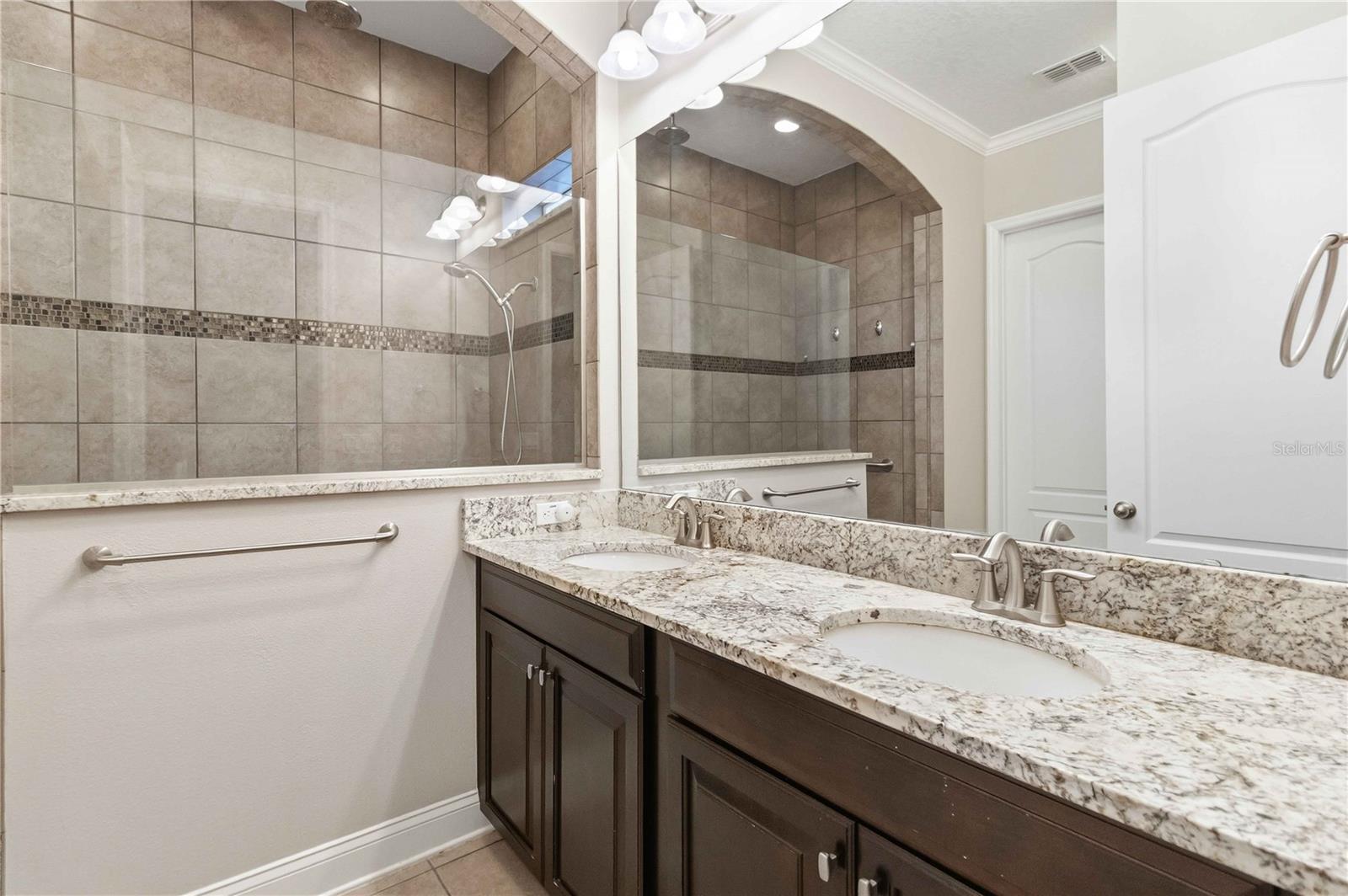 8905 Laureate, Orlando, FL 32827