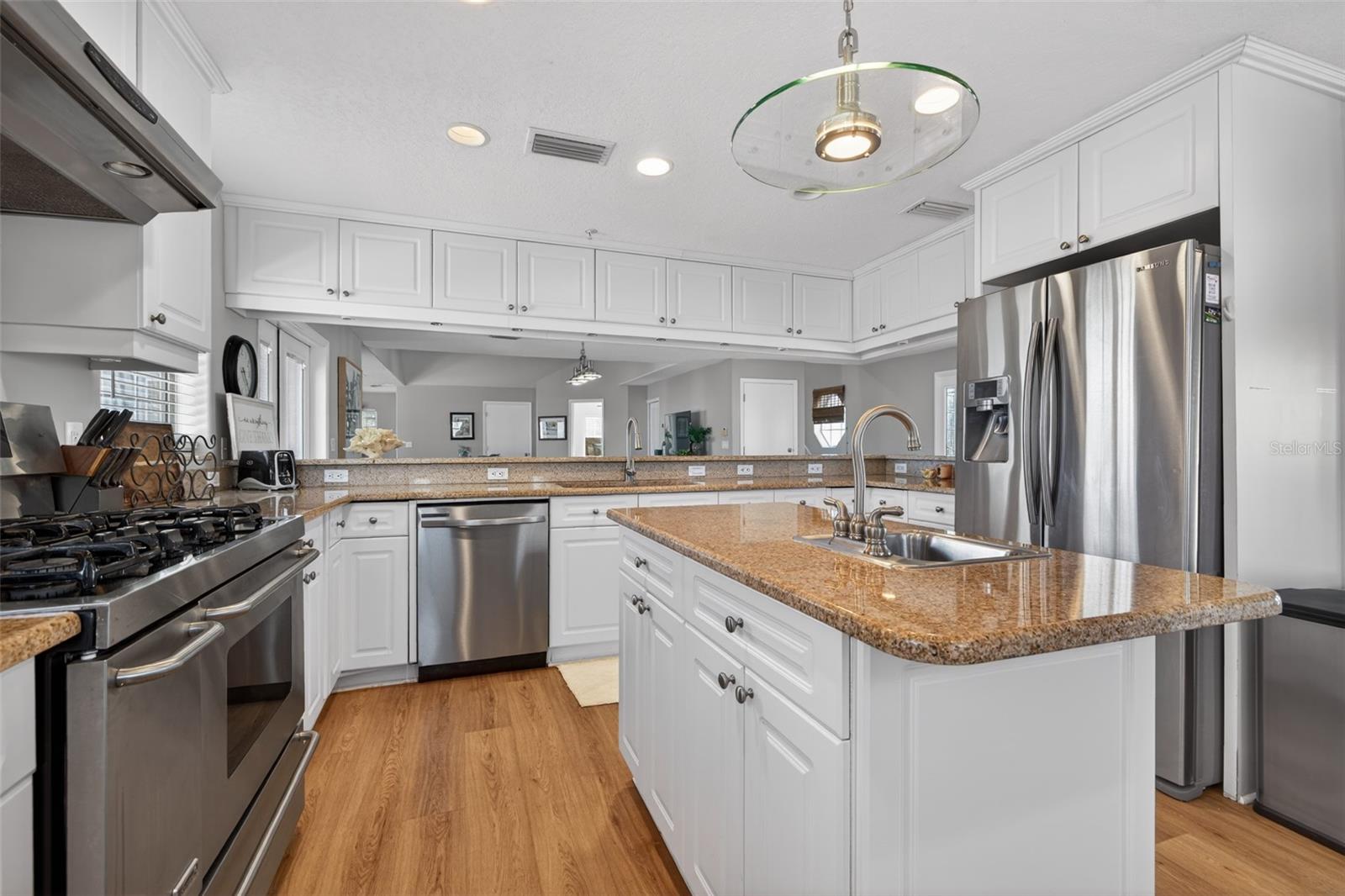 1902 Arrowhead, St Petersburg, FL 33703