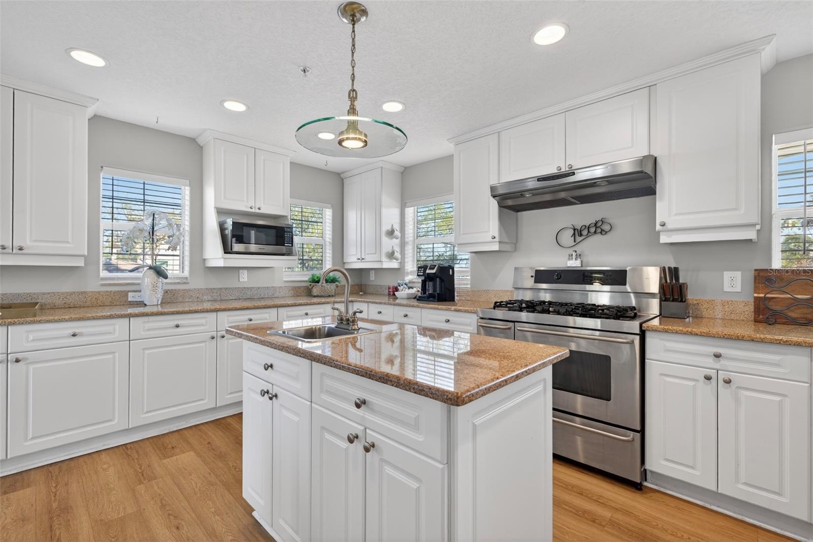 1902 Arrowhead, St Petersburg, FL 33703
