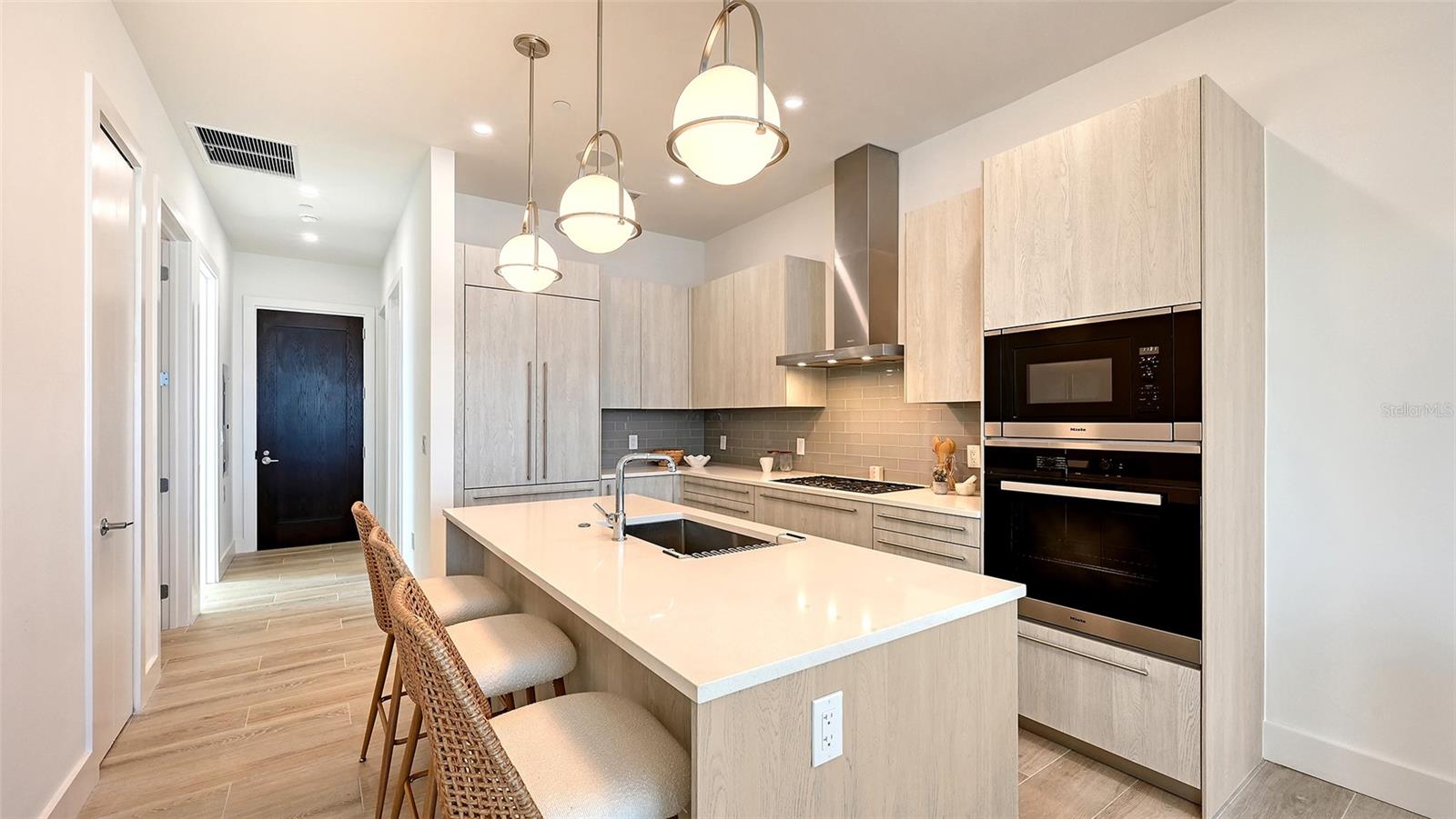 33 Palm Unit 904, Sarasota, FL 34236
