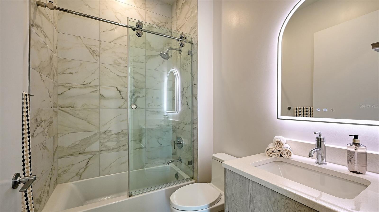 33 Palm Unit 904, Sarasota, FL 34236
