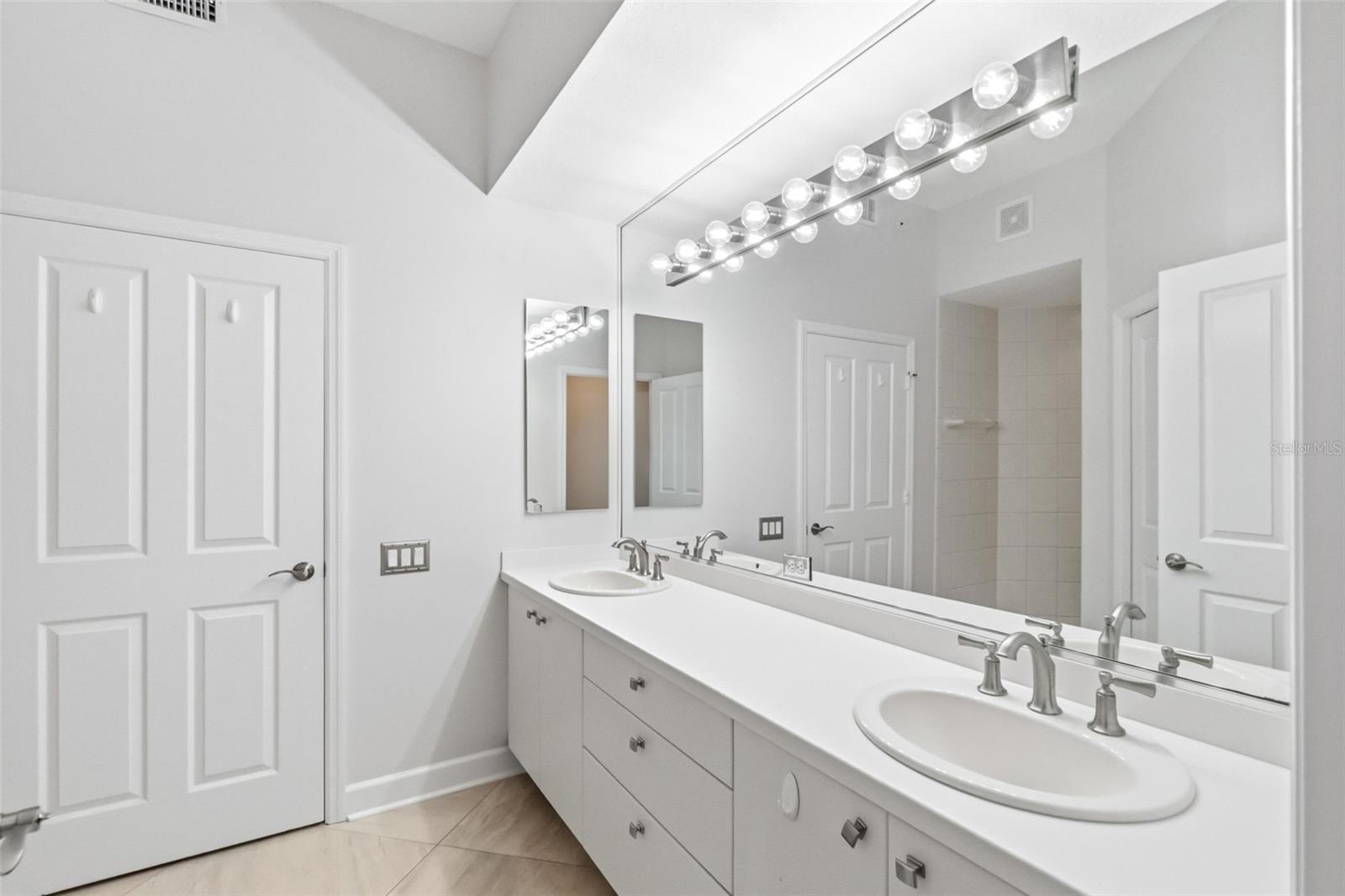 5264 Bouchard Unit 102, Sarasota, FL 34238